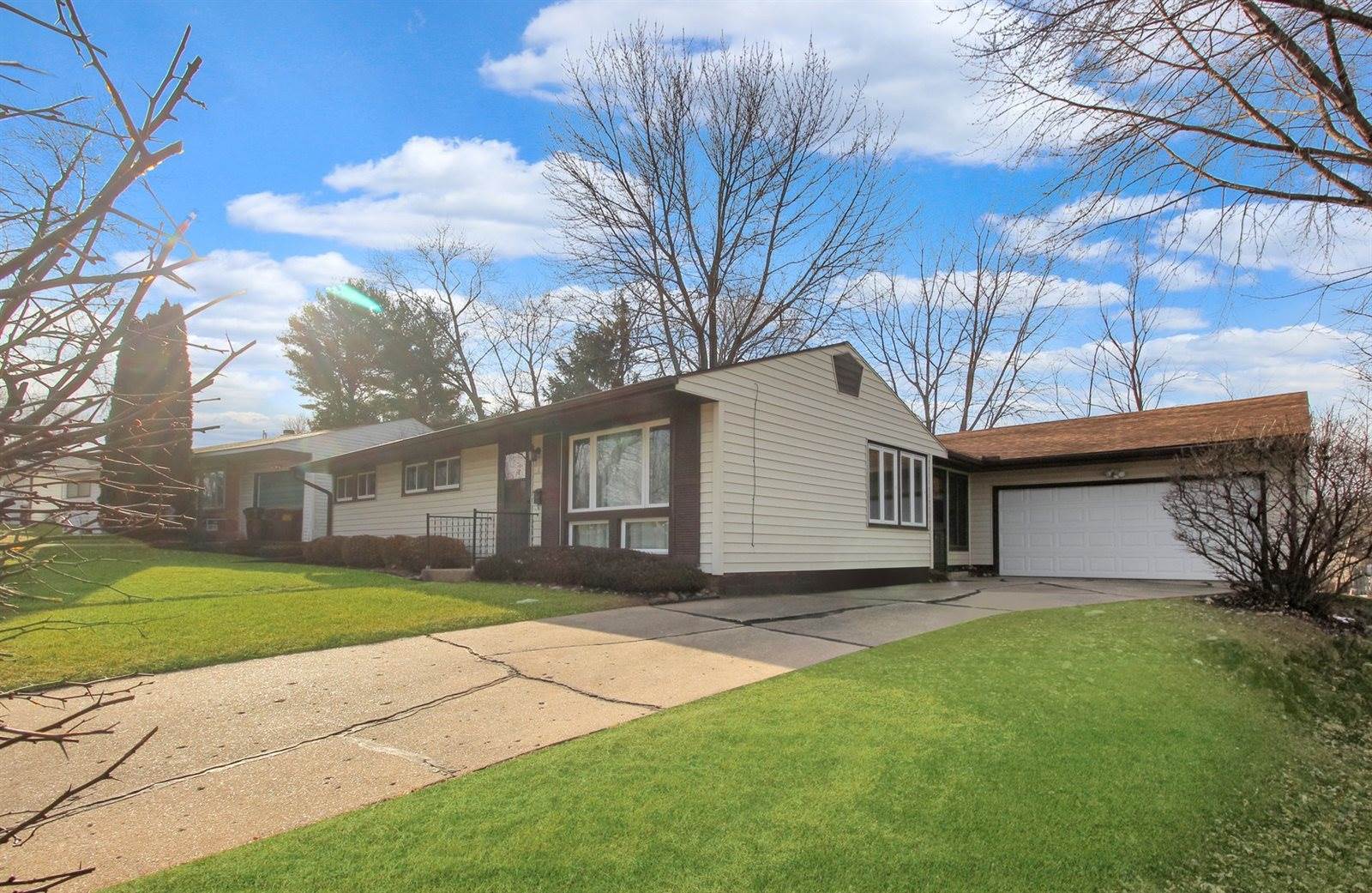 316 Stewart Drive, Freeport, IL 61032