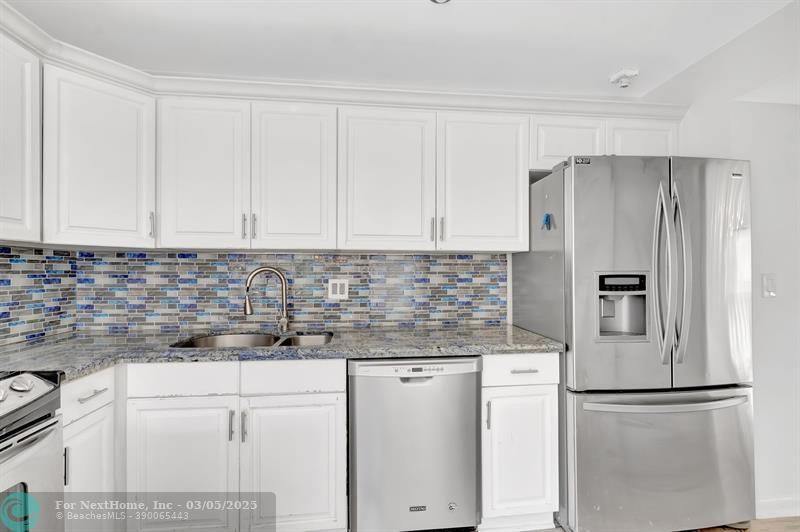 5334 Fountains Dr 221, #221, Lake Worth, FL 33467