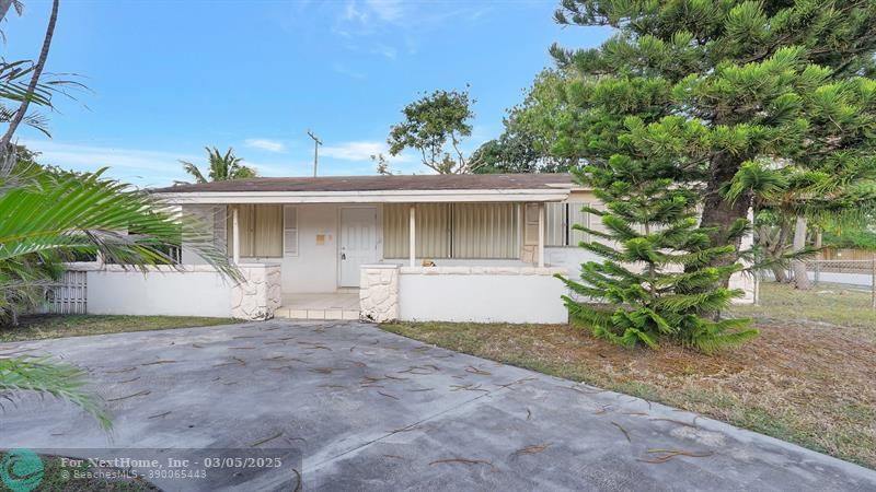 1041 NW 199th St, Miami, FL 33169