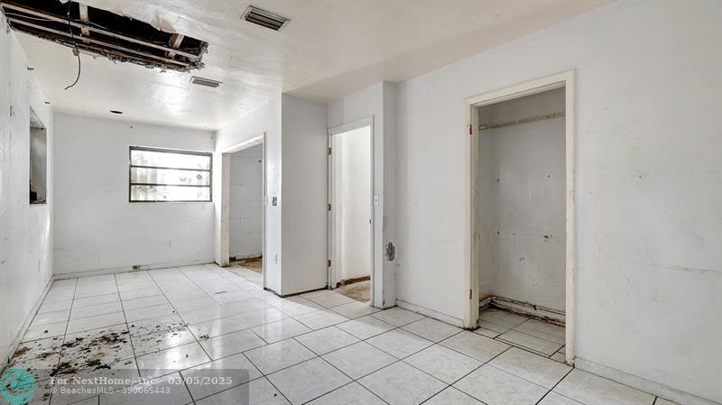 1041 NW 199th St, Miami, FL 33169