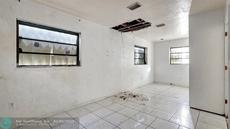 1041 NW 199th St, Miami, FL 33169