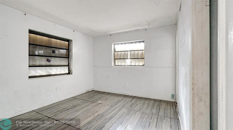 1041 NW 199th St, Miami, FL 33169