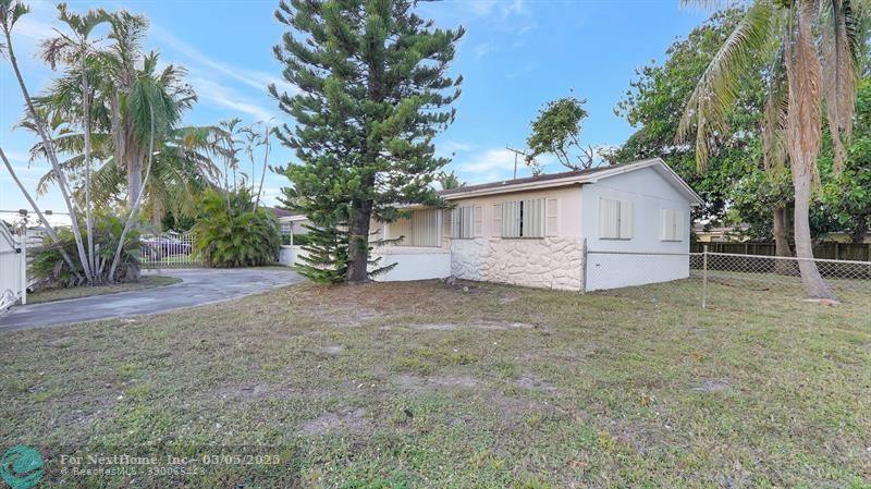 1041 NW 199th St, Miami, FL 33169