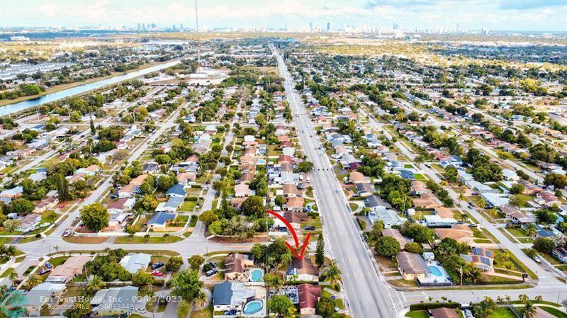 1041 NW 199th St, Miami, FL 33169