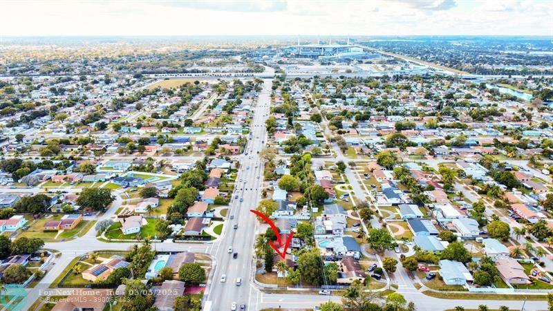 1041 NW 199th St, Miami, FL 33169