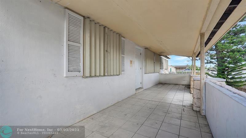 1041 NW 199th St, Miami, FL 33169