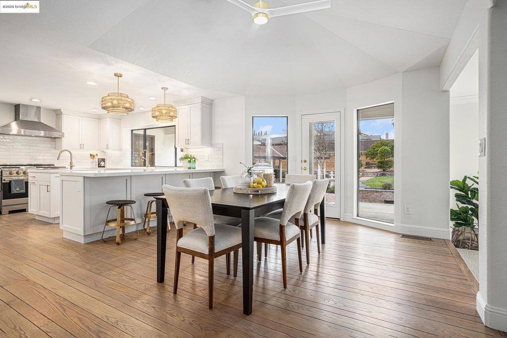 10 Madeira Ct, Oakley, CA 94561