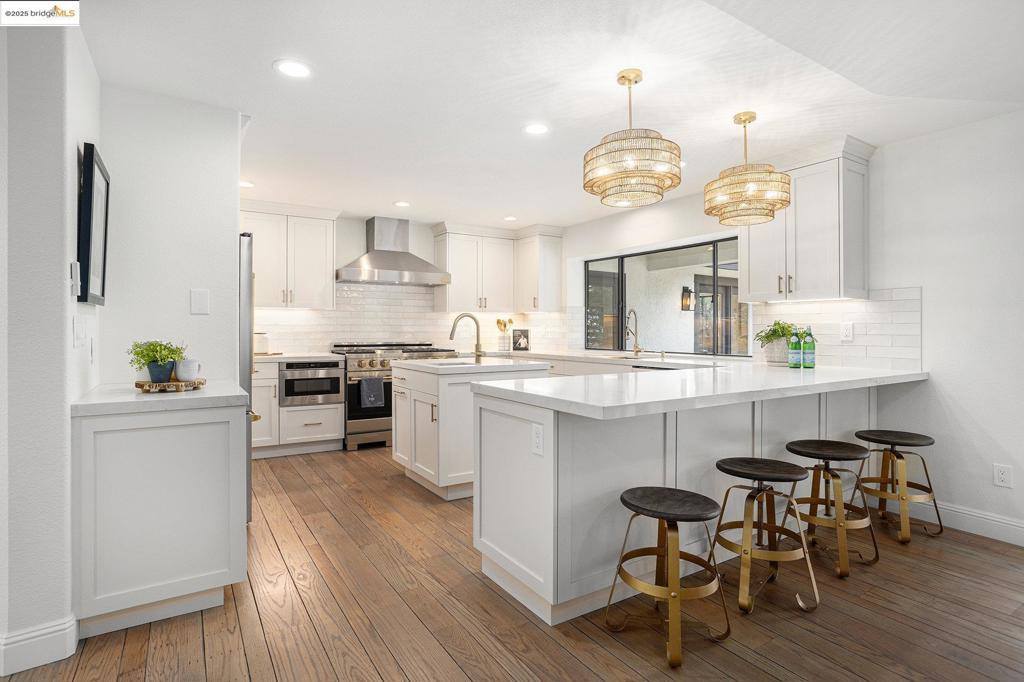 10 Madeira Ct, Oakley, CA 94561