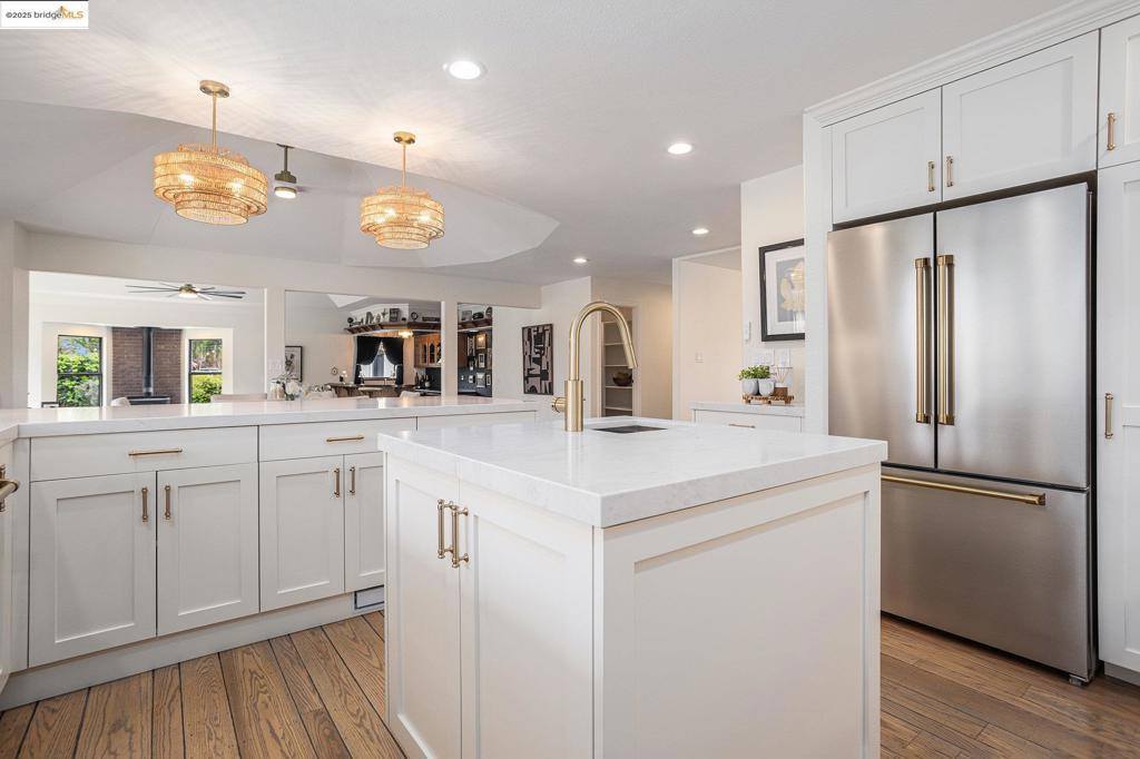 10 Madeira Ct, Oakley, CA 94561