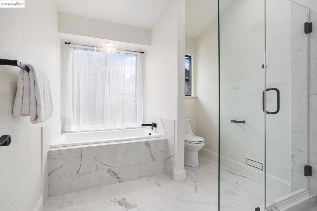 10 Madeira Ct, Oakley, CA 94561