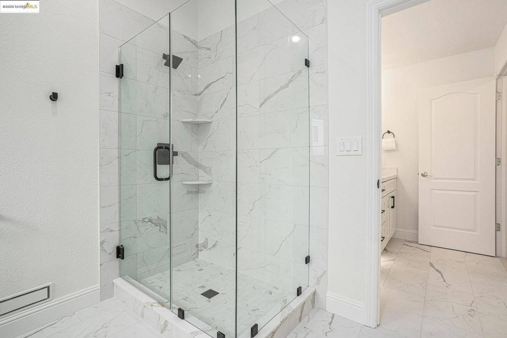 10 Madeira Ct, Oakley, CA 94561