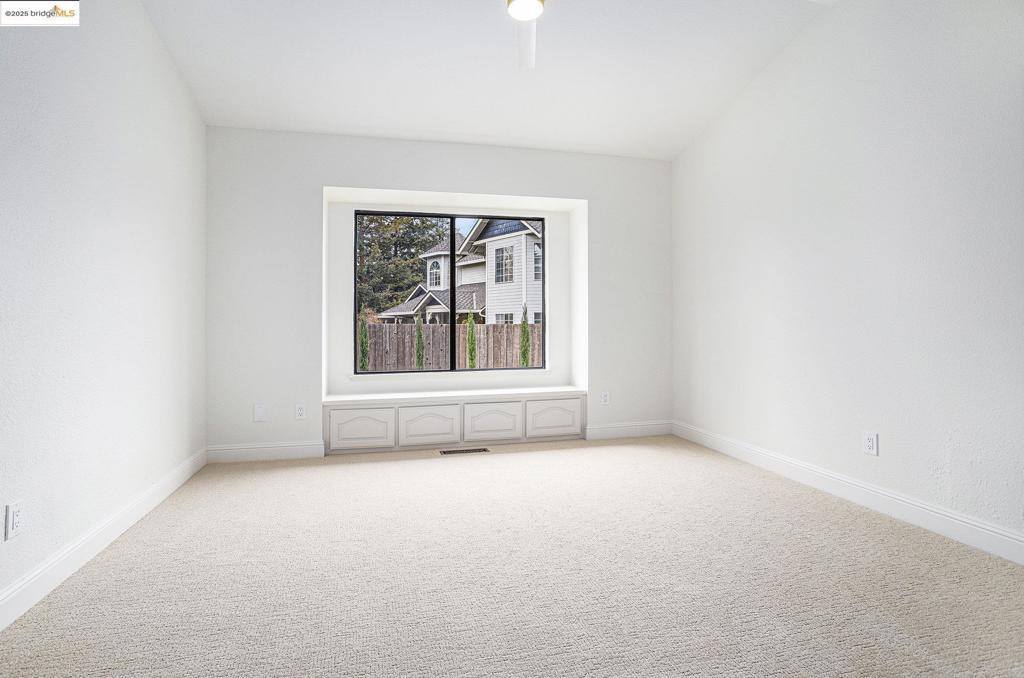 10 Madeira Ct, Oakley, CA 94561