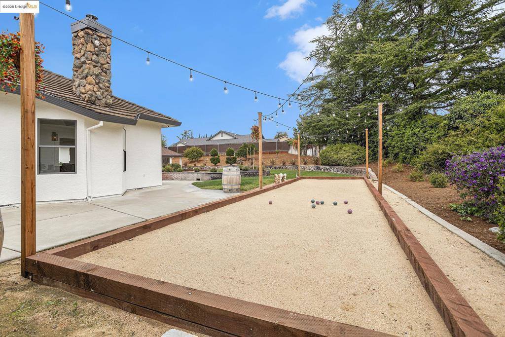 10 Madeira Ct, Oakley, CA 94561