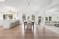 10 Madeira Ct, Oakley, CA 94561