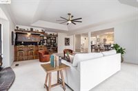 10 Madeira Ct, Oakley, CA 94561