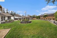 10 Madeira Ct, Oakley, CA 94561