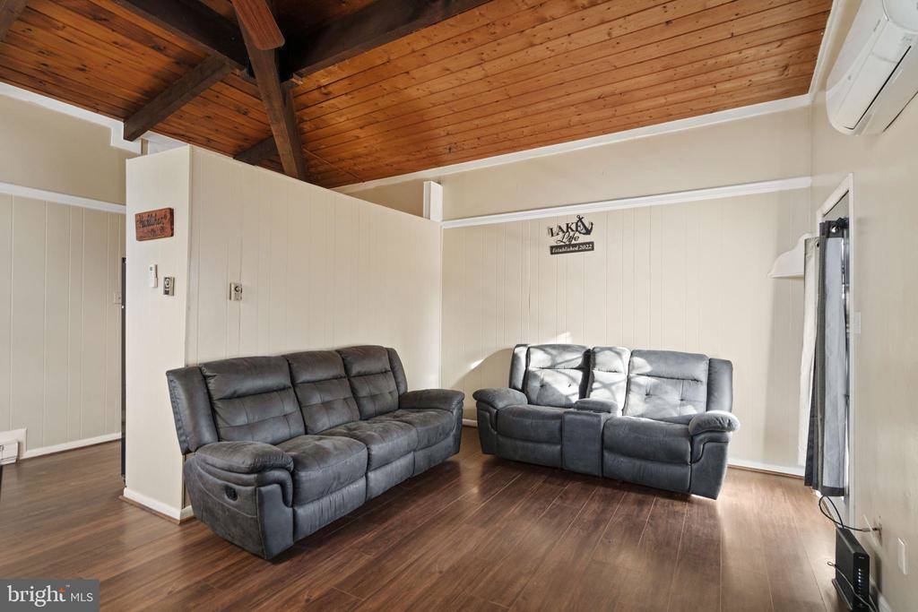 322 Masters Drive, Cross Junction, VA 22625