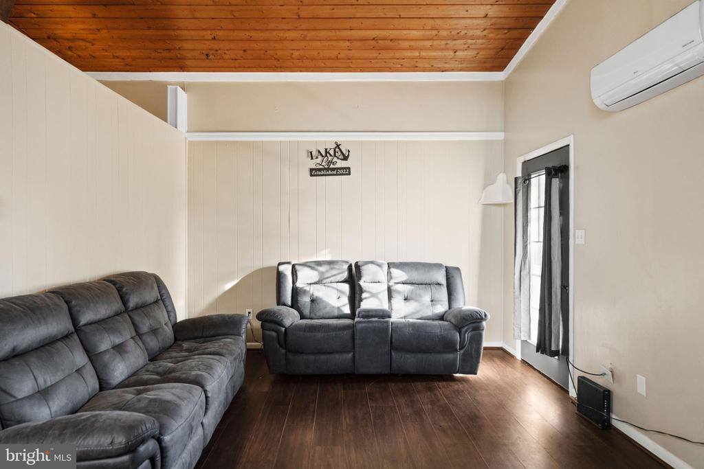 322 Masters Drive, Cross Junction, VA 22625