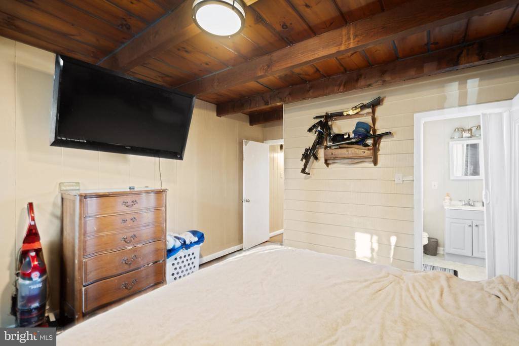 322 Masters Drive, Cross Junction, VA 22625