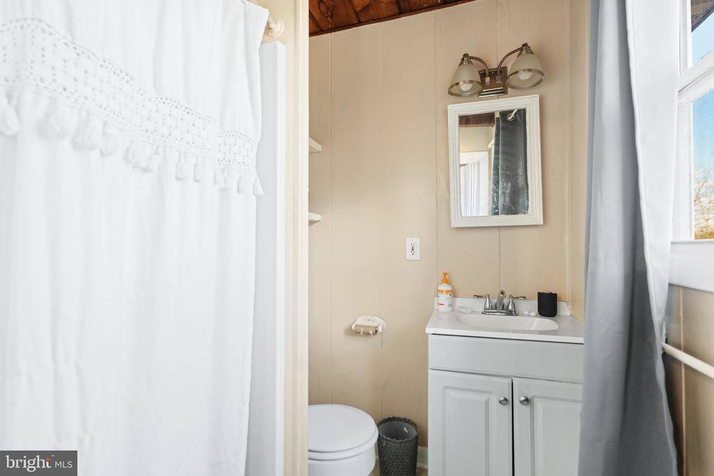 322 Masters Drive, Cross Junction, VA 22625