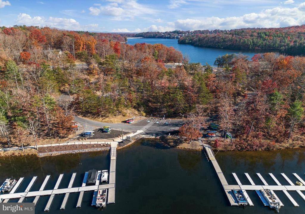 322 Masters Drive, Cross Junction, VA 22625