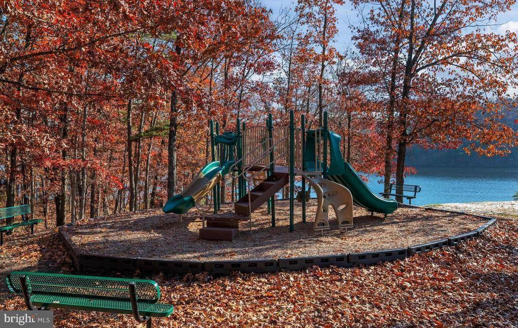 322 Masters Drive, Cross Junction, VA 22625