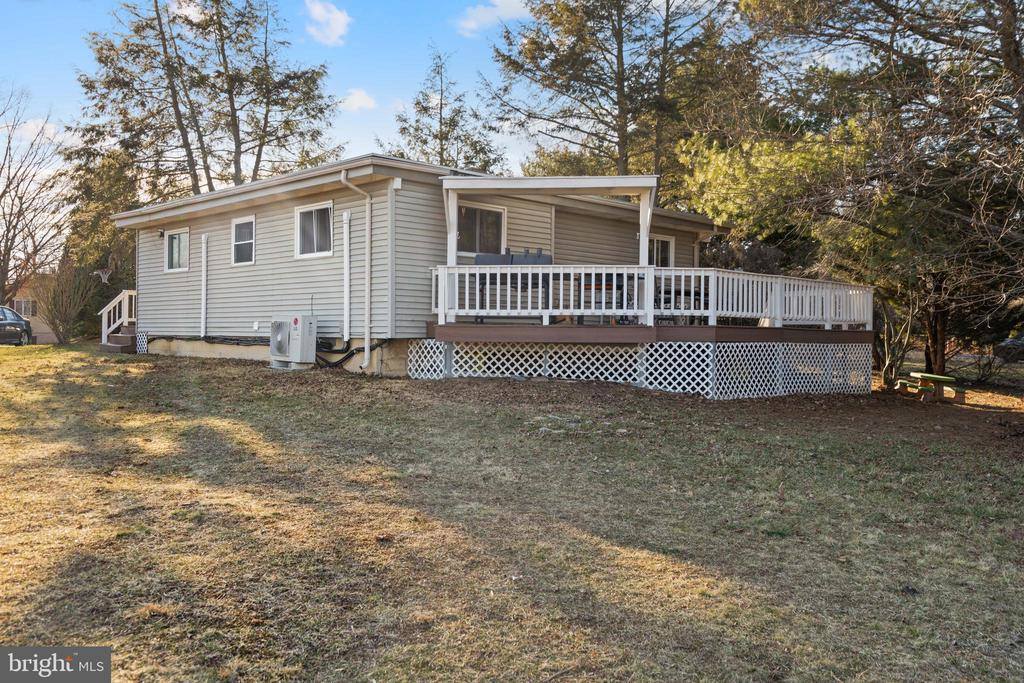 322 Masters Drive, Cross Junction, VA 22625