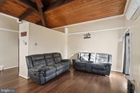 322 Masters Drive, Cross Junction, VA 22625