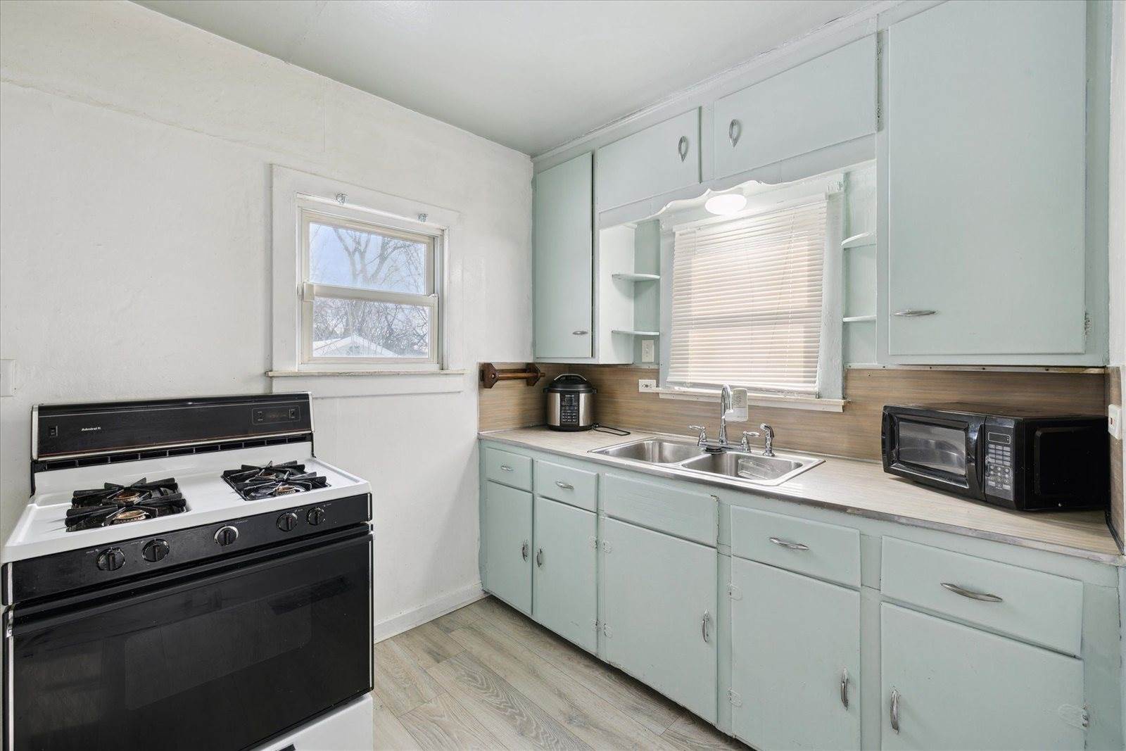 1421 Hughes Avenue, Flint, MI 48503