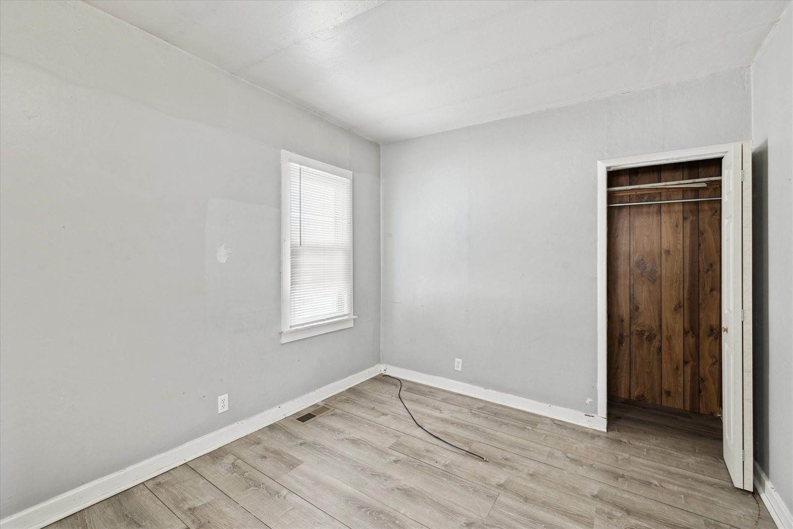 1421 Hughes Avenue, Flint, MI 48503