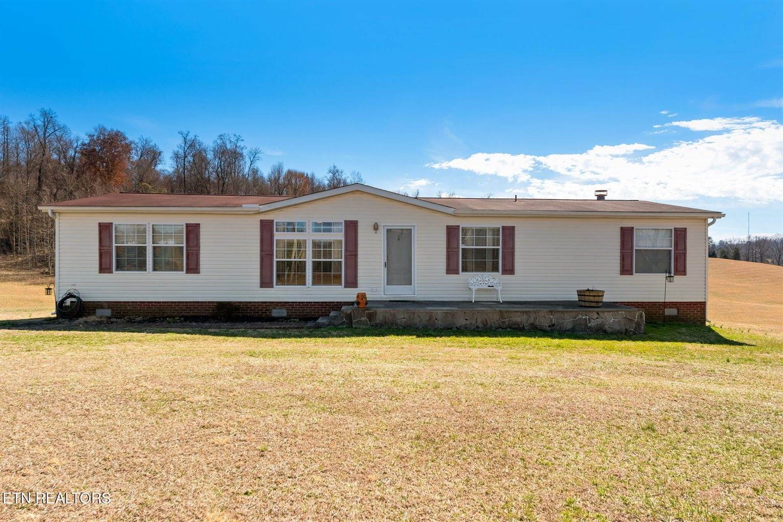 609 Old Emory Rd, Clinton, TN 37716