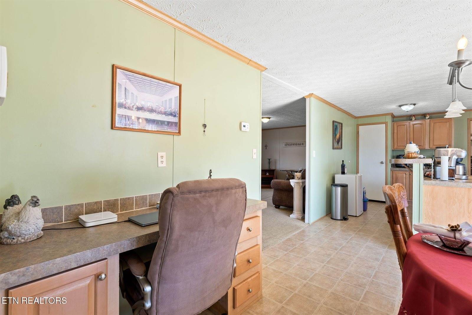 609 Old Emory Rd, Clinton, TN 37716