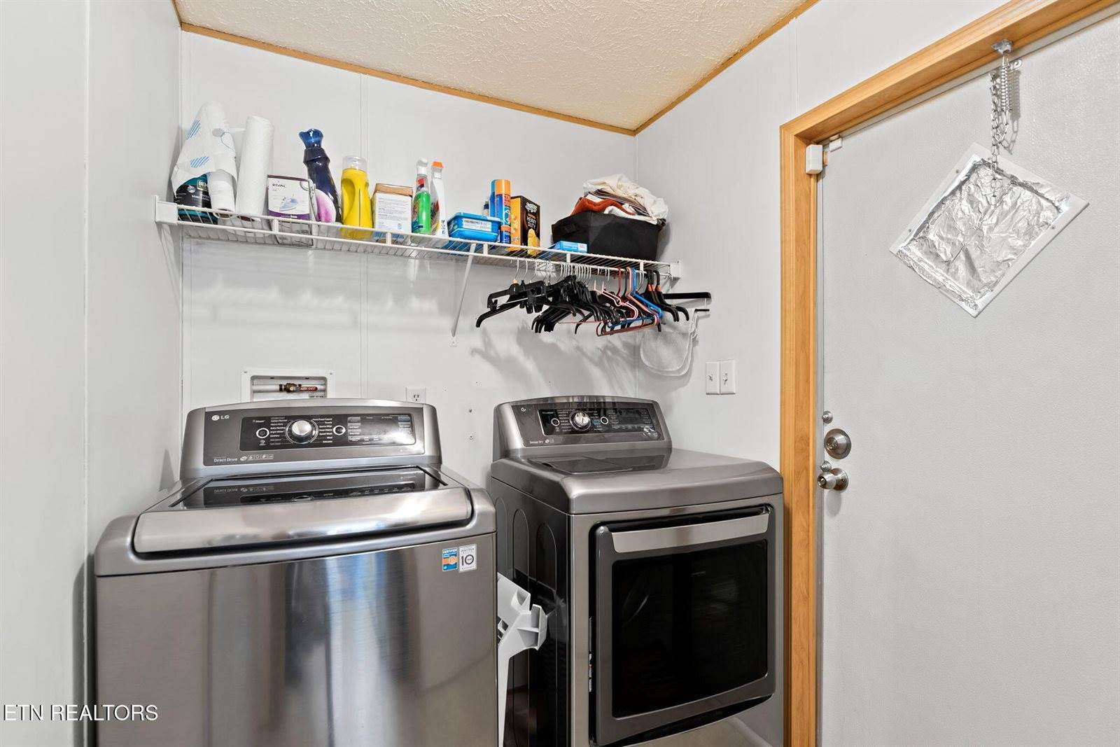 609 Old Emory Rd, Clinton, TN 37716