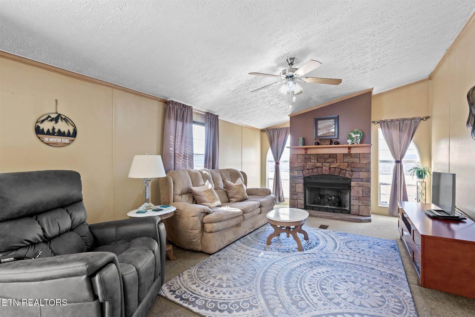 609 Old Emory Rd, Clinton, TN 37716