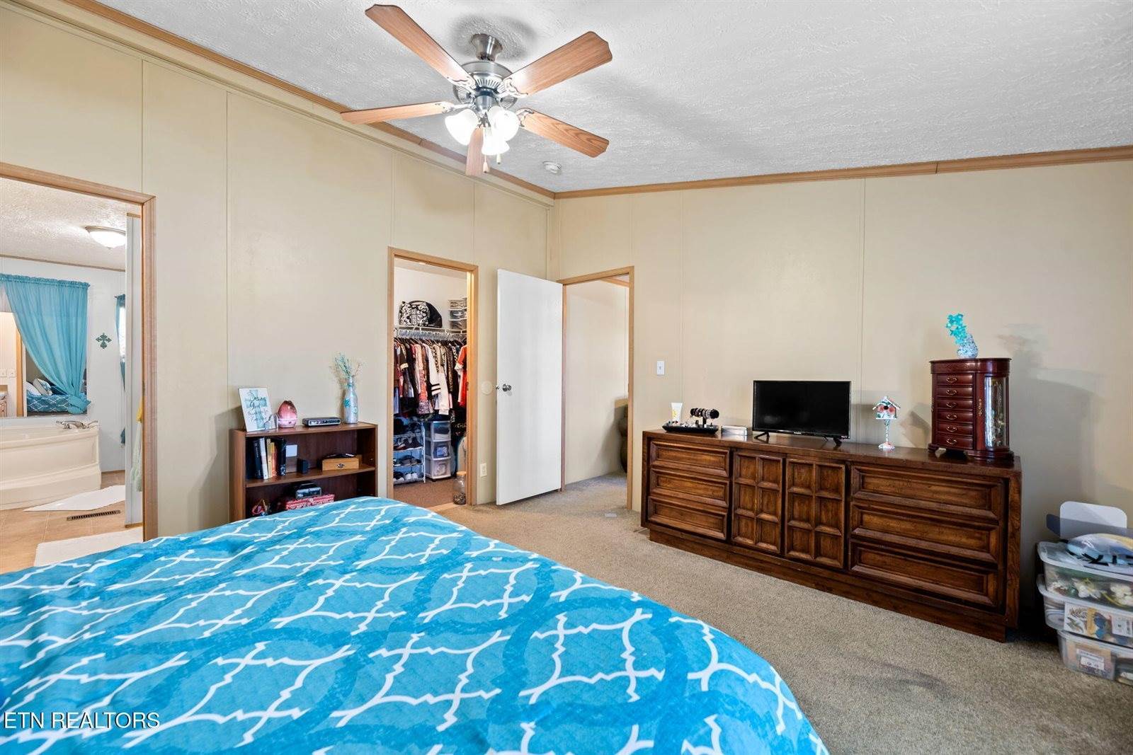 609 Old Emory Rd, Clinton, TN 37716