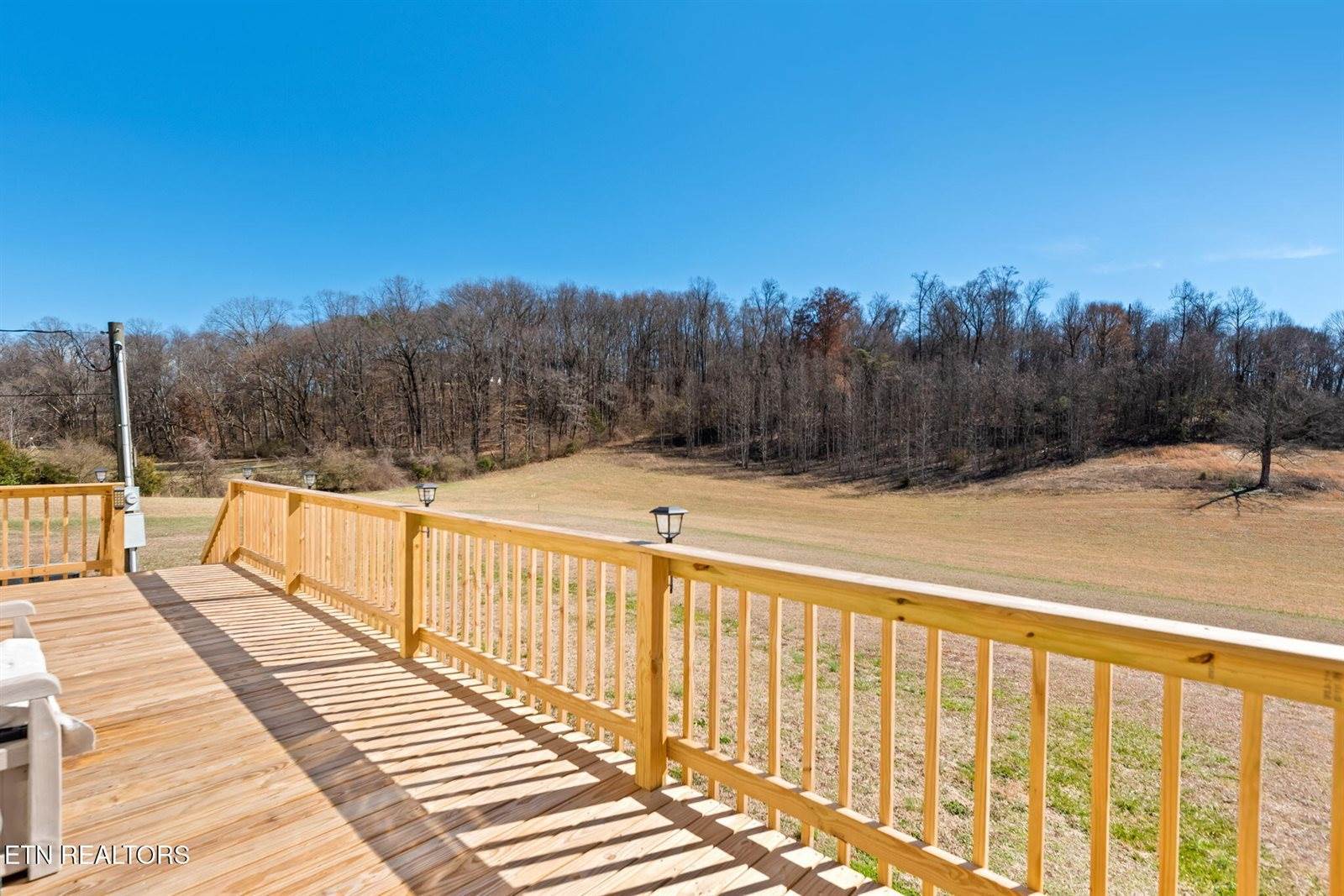 609 Old Emory Rd, Clinton, TN 37716