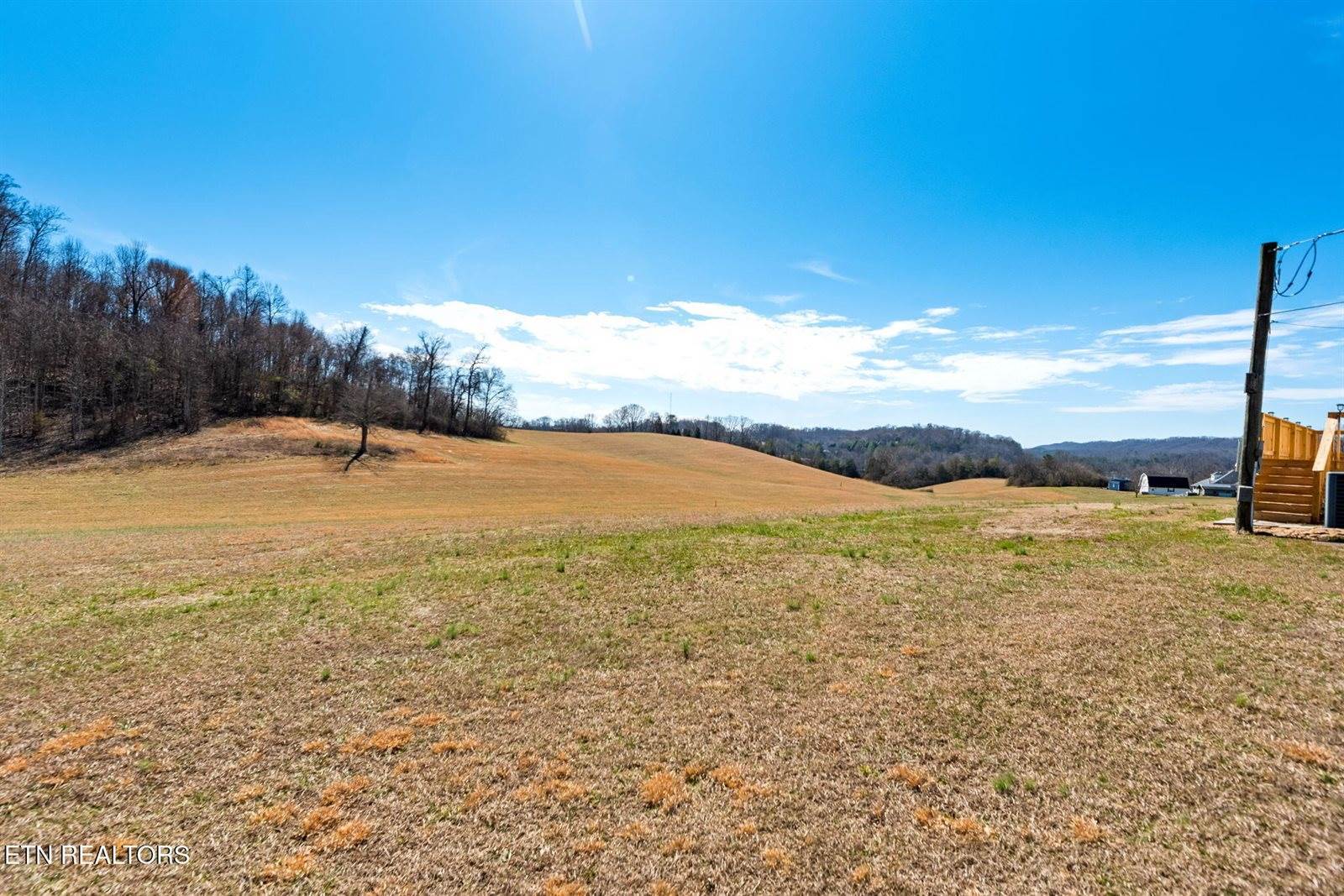 609 Old Emory Rd, Clinton, TN 37716
