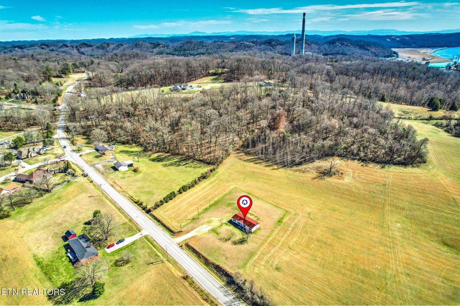 609 Old Emory Rd, Clinton, TN 37716