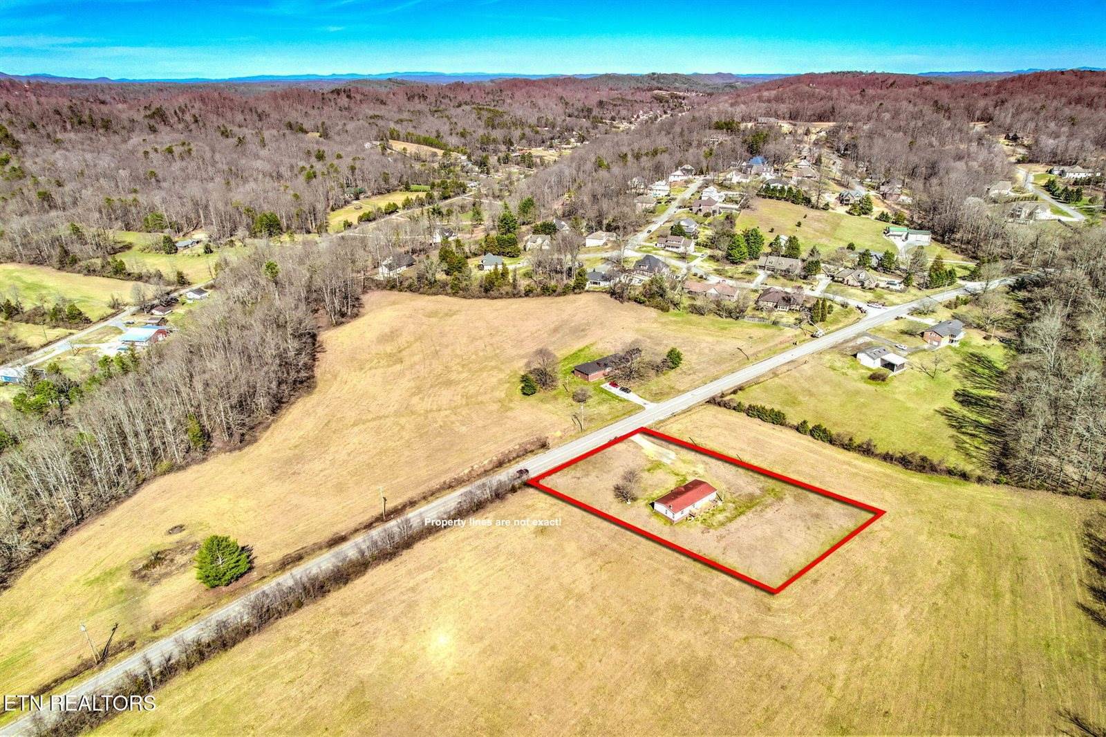 609 Old Emory Rd, Clinton, TN 37716