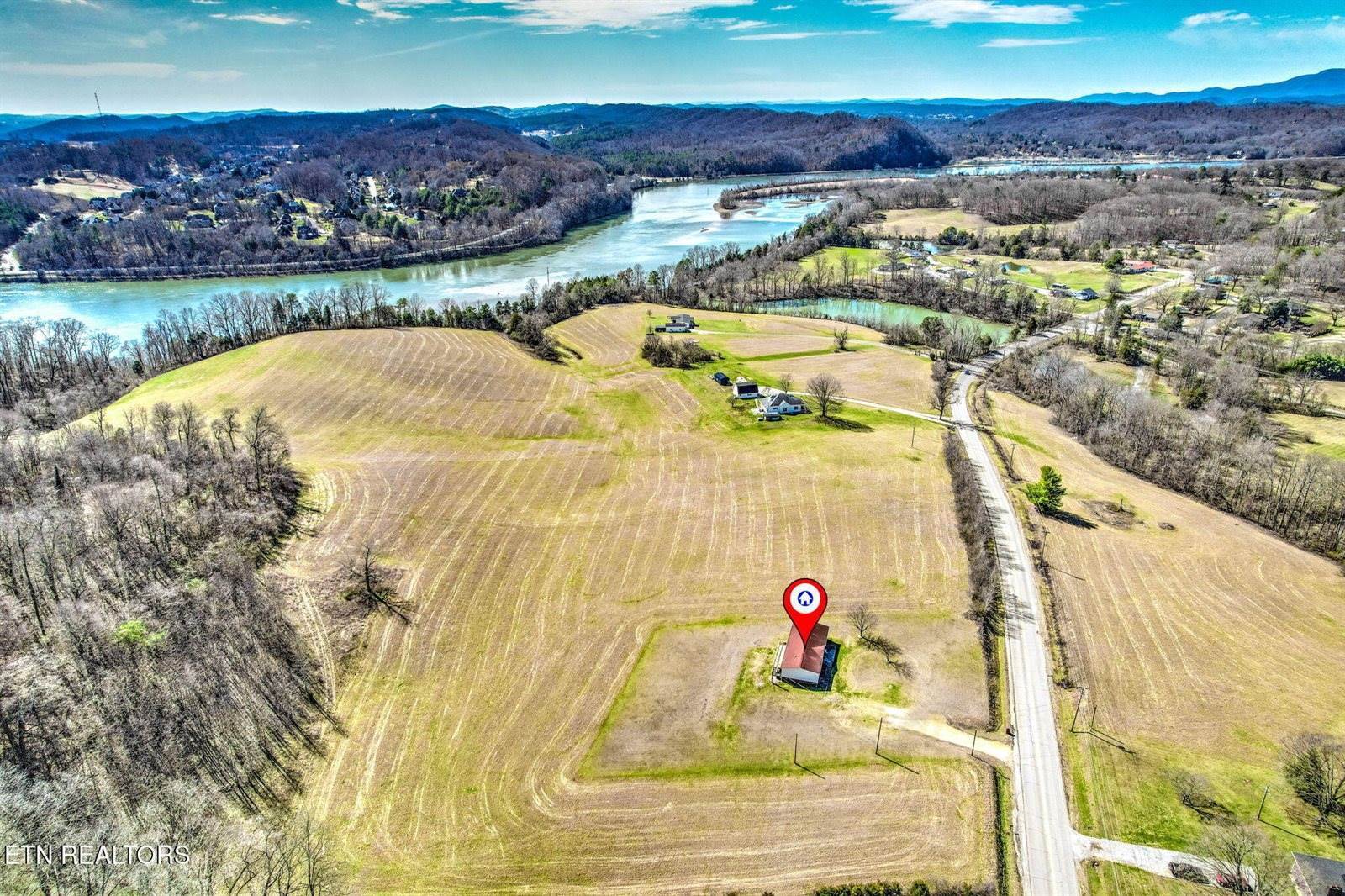 609 Old Emory Rd, Clinton, TN 37716