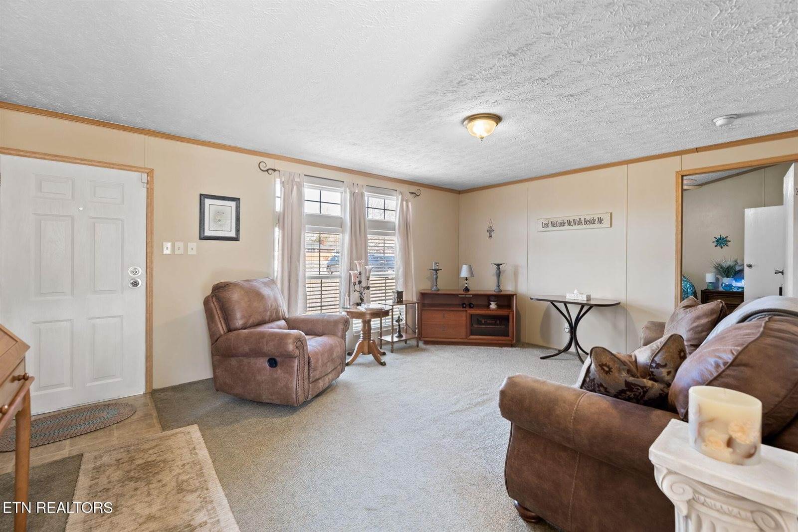 609 Old Emory Rd, Clinton, TN 37716