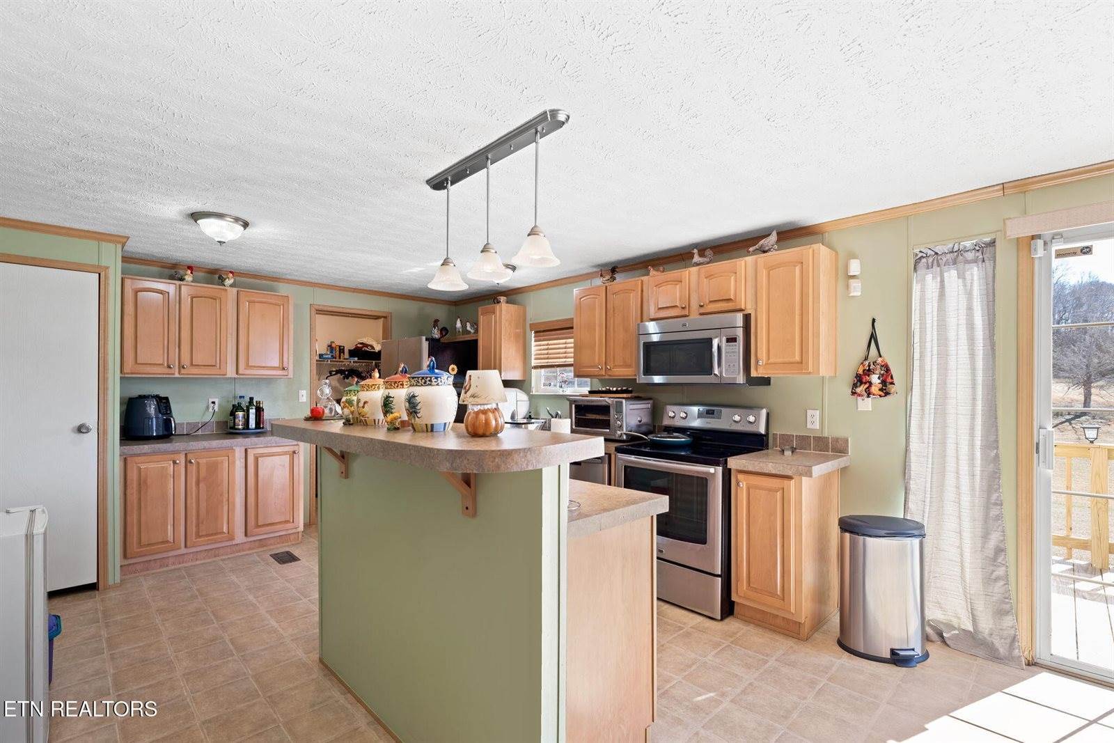 609 Old Emory Rd, Clinton, TN 37716