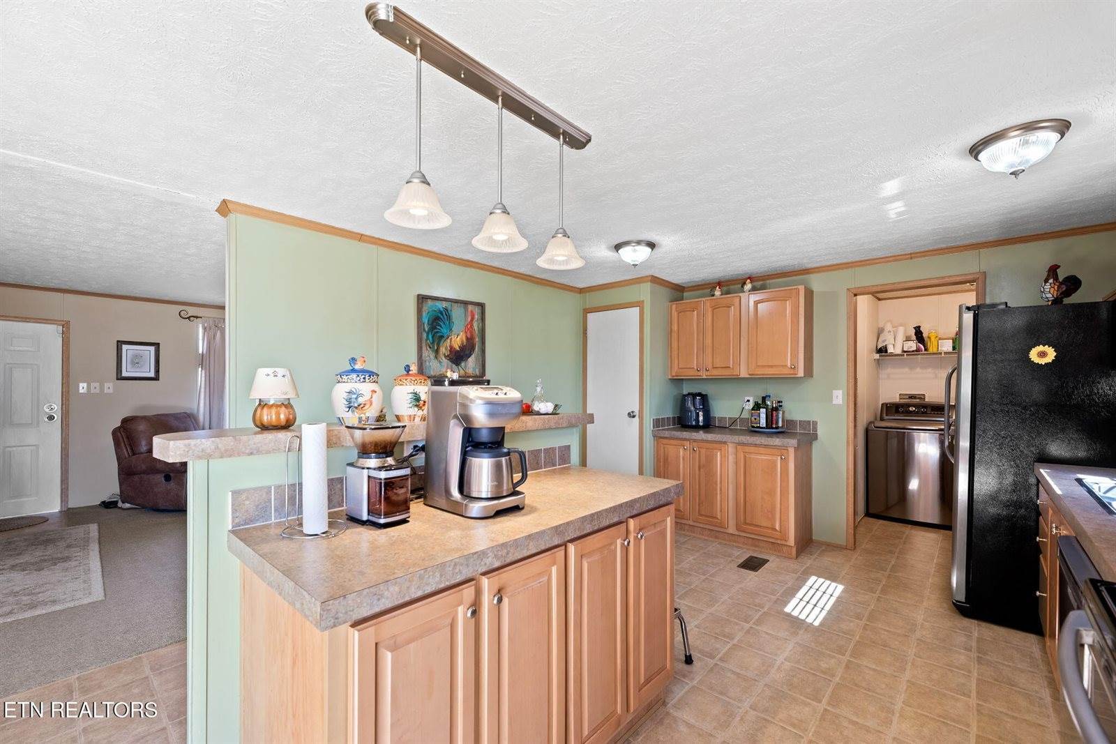 609 Old Emory Rd, Clinton, TN 37716