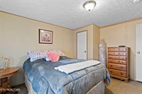 609 Old Emory Rd, Clinton, TN 37716