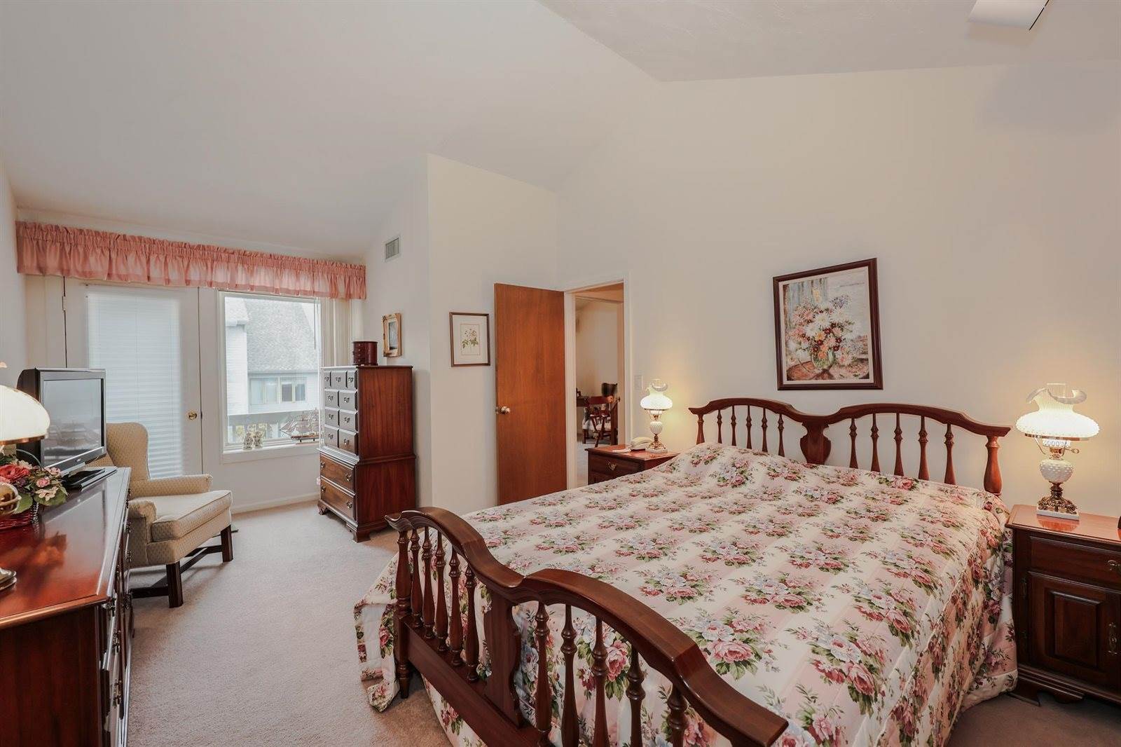 5 Tsienneto Road, Derry, NH 03038