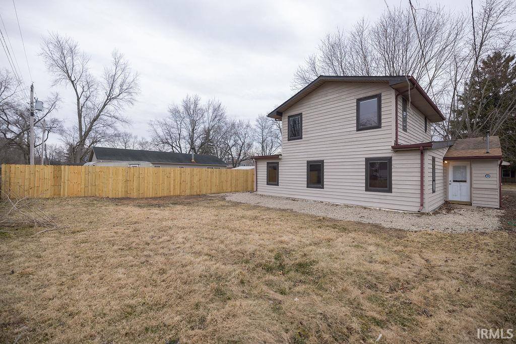 1612 S Lindell Drive, Yorktown, IN 47396