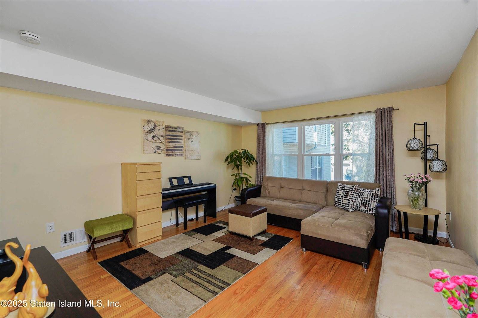 35 Vogel Loop, Staten Island, NY 10314