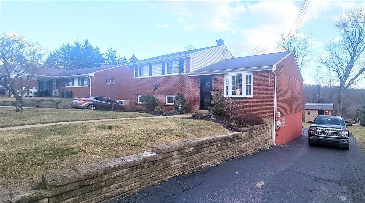 143 Landsdowne Dr, Penn Hills, PA 15147