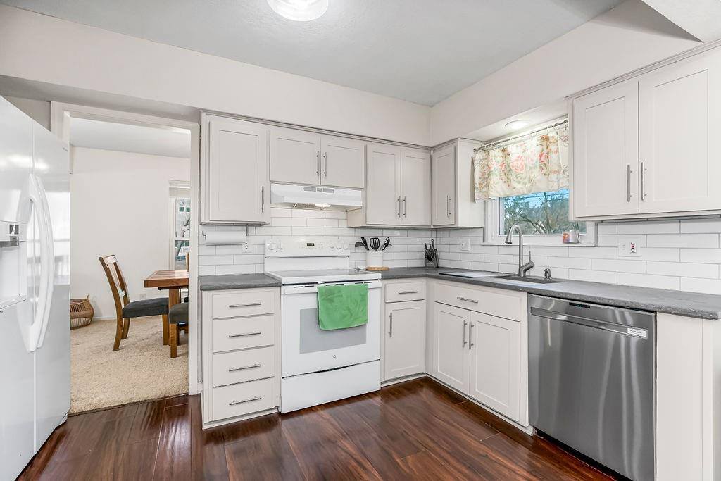 13014 West 102ND Street, Lenexa, KS 66215