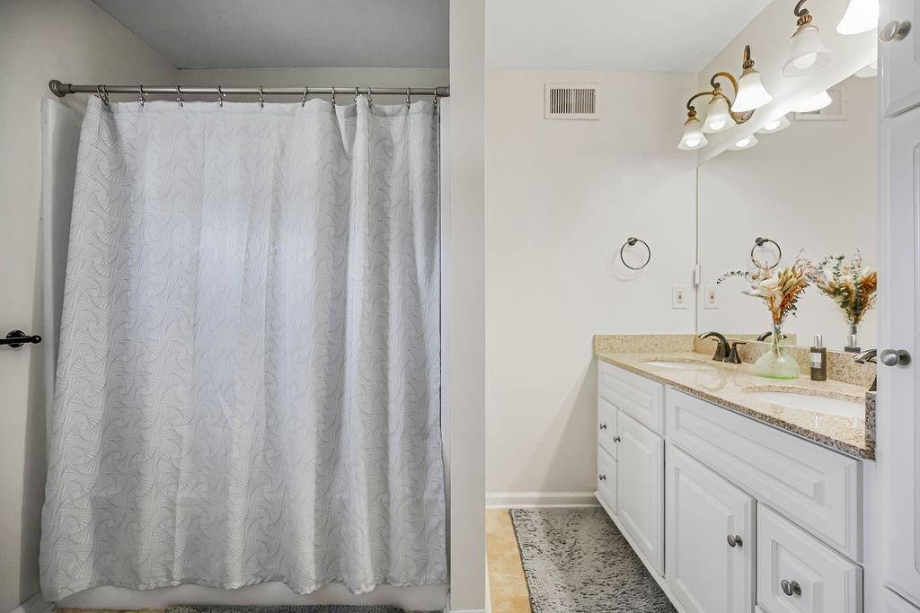 13014 West 102ND Street, Lenexa, KS 66215